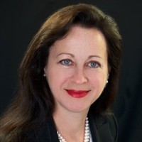 Leslie Butterfield Headshot 